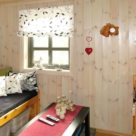 Holiday Arnebu Feriehus *